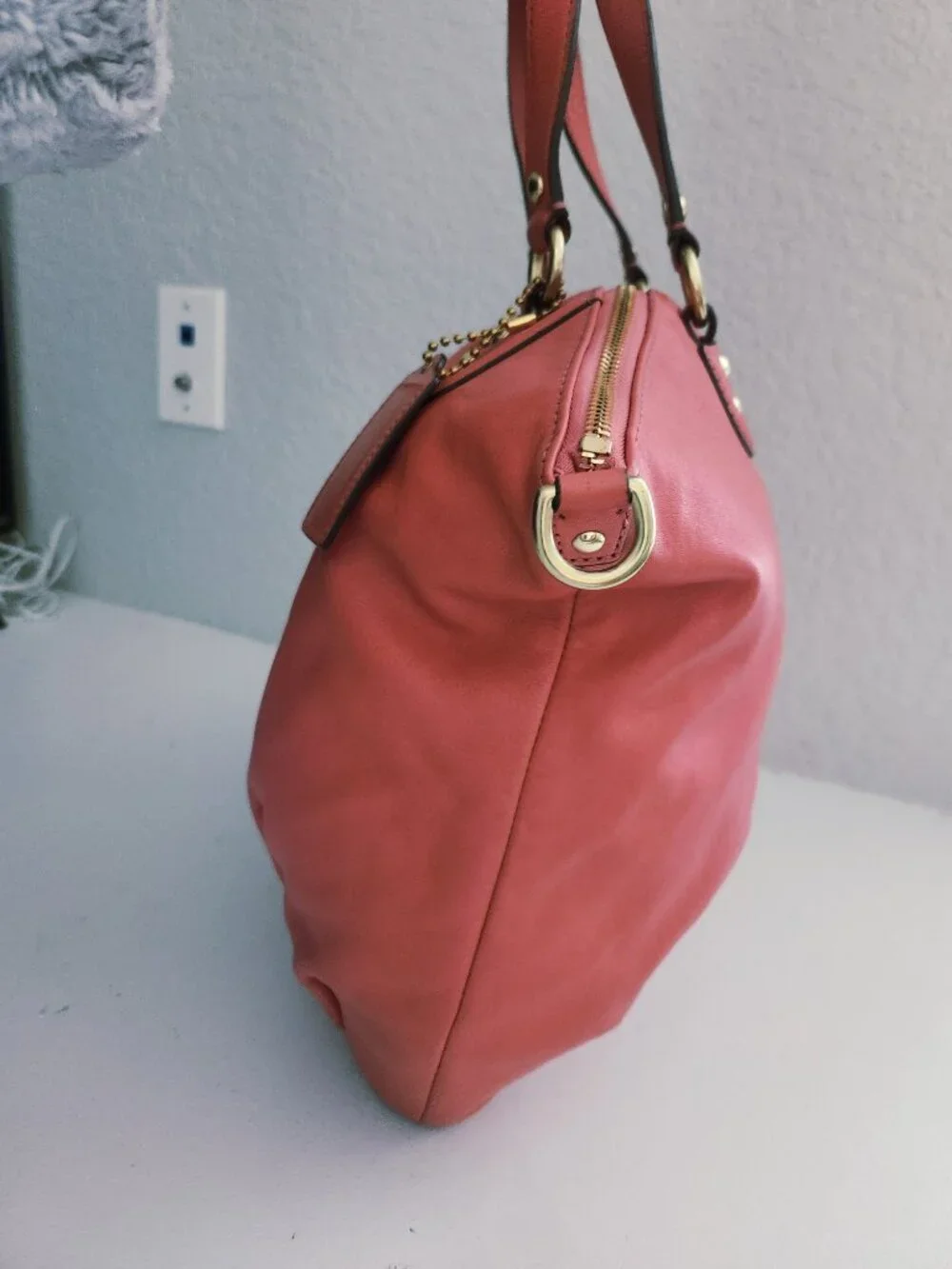 Euc Coach Ashley Coral Leather Shoulder Bag Purse